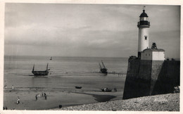 Le Tréport (Seine-Inférieure) Le Phare à Marée Basse - Edition Terrier - Carte CPSM N° 3807 - Fari