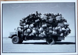 RAYMOND DEPARDON LYBIE 1978 CAMION SURCHARGE ET PASSAGERS SUR LE TOIT - Depardon