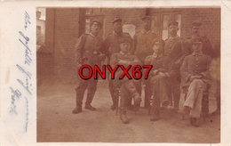 Carte Postale Photo Militaire Allemand LE CATEAU (Nord) Groupe Soldats Soldaten Feld-Poststation 42-Stempel - Autres & Non Classés