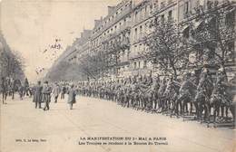 75003-PARIS-MANISFESTATION DU 1er MAI , LES TROUPES SE RENDANT A LA BOURSE DU TRAVAIL - Arrondissement: 03