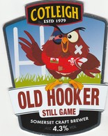 COTLEIGH BREWERY (WIVELISCOMBE, ENGLAND) - OLD HOOKER STILL GAME - PUMP CLIP FRONT - Insegne