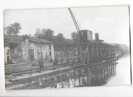 VILOSNES (55) Carte Photo Bords Du Canal Grue Cimetière Des Soldats - Autres & Non Classés