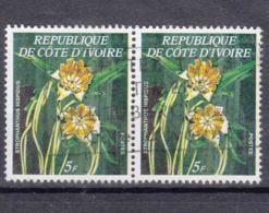 Ivory Coast 1977 Exothic Flowers Mi#A 532 Used Pair, Catalog Value 120 Eur ++ - Côte D'Ivoire (1960-...)