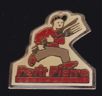 63654-Pin's-Le Restaurant Petit Pierre .Besançon Dans Le Doubs - Città