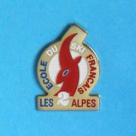 1 PIN'S //   ** ÉCOLE DE SKI FRANÇAIS / LES 2 ALPES  ** - Wintersport