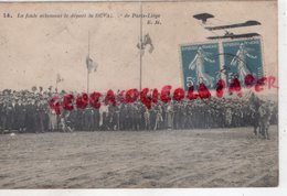 AVIATION - LA FOULE ACCLAMANT LE DEPART DE L' AVIATEUR  DUVAL - 6 E DE PARIS LIEGE - AVION - Airmen, Fliers