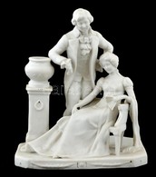 Udvarlás, Biszkvit Porcelán Figurapár, Jelzés Nélkül, Kis Kopásnyomokkal, M: 18 Cm - Sonstige & Ohne Zuordnung