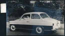 Cca 1960 Skoda Spartak Csehszlovák Személyautó Fotója, A Hátoldalán Felirattal, 10x16 Cm - Autres & Non Classés