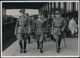 1943 Berlin, Csatay Lajos (1886-1944) Vezérezredes, Honvédelmi Miniszter, Paul Von Hase (1885-1944) Berlin Katonai Paran - Autres & Non Classés