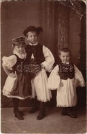 T2/T3 1906 Turócszentmárton, Turciansky Svaty Martin; Gyerekek Népviseletben / Children In Folk Costume, Folklore. Photo - Non Classés