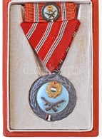 1957. "Szolgálati Érdemérem" Mellszalagon, Miniatűrrel, Eredeti Tokban T:2- Hungary 1957. "Meritorious Medal" With Ribbo - Unclassified