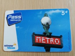 St MARTIN  PREPAID 5 EURO  METRO   OUTREMER TELECOM          **867** - Antillen (Frans)