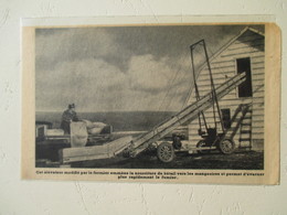 USA    Remorque De Tracteur Avec Elévateur Pour Fourrage   - Coupure De Presse De 1953 - Tractors