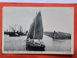 CPA (85) L'Ile D'Yeu.Barque Bretonne  Sortant Du Port.  (O.091) - Ile D'Yeu