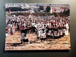 PLONEVEZ PORZAY  LE GRANS PARDON DE SAINT ANNE COSTUME BRETON VIERGE - Plonévez-Porzay