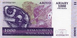 Delcampe - MADAGASCAR 1000 ARIARY 2004 P-89b UNC - Madagascar