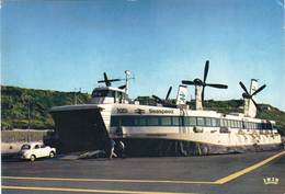 CPM : L'Aéroglisseur Seaspeed Princess Margaret Dover Boulogne (62)  Chargement Voiture  Ed Iris - Luftkissenfahrzeuge