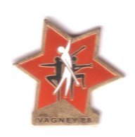 D130 Pin's Pin'ups MAJORETTE TWIRLING VAGNEY VOSGES Achat Immédiat - Pin-ups