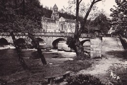 Delcampe - BRANTOME - Le Pont Coudé Sur La Dronne Et L'Abbaye - Brantome