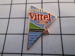 816a Pin's Pins / Beau Et Rare / THEME : SPORTS / NATATION TEAM VITTEL EAU MINERALE - Natation