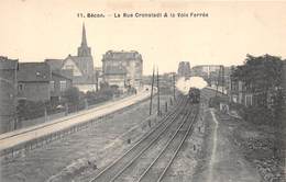 92-BECON-LA RUE CRONSTADT ET LA VOIE FERREE - Autres & Non Classés