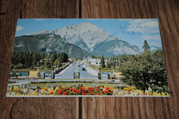 3648-              CANADA, ALBERTA, BANFF MAIN STREET AND CASCADE MOUNTAIN - Banff