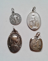 Religion Bijoux Pendentifs  Petites Médailles Anciennes - Pendenti