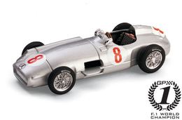 Mercedes W196 - Juan-Manuel Fangio - 1st G.P. Netherland 1955 #8 - Brumm - Brumm