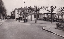 Ain - Trévoux - La Place De La Terrasse - Trévoux