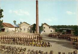 58-SAINT-AMAND-EN-PUISAYE- UNE POTERIE - Saint-Amand-en-Puisaye