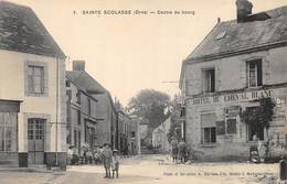 CPA 60 STE SCOLASSE CENTRE DU BOURG HOTEL DU CHEVAL BLANC    Impeccable - Andere & Zonder Classificatie