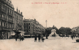 Valence - Place De La République, Militaires - Edition P.S.V., Carte N° 63 - Valence
