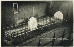 DERBYSHIRE - HATHERSAGE - "LITTLE JOHN'S GRAVE" CHURCHYARD RP  Db314 - Derbyshire