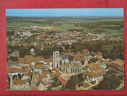 CPM  - Clermont  -(60.Oise) - Vue Générale - Au Centre , L'église - Clermont