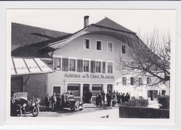 Riaz, Auberge De La Croix Blanche, Très Animée, Voitures Anciennes. Photo Env. 10 X 15 - Riaz