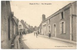 D28 - CLOYES - RUE MONGREFFIER - Plusieurs Personnes Et Enfants Sur La Route - Cloyes-sur-le-Loir