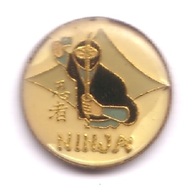 C198 Pin's Escrime épée Sabre NINJA Achat Immédiat - Schermen