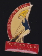 63989- Pin's -Twirling Club Tarare.Gymnastique.Pin'ups. - Gimnasia