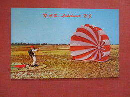 Parachutting   N A S Lakehurst NJ    >  Ref 3974 - Paracadutismo