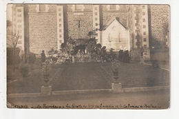 CARTE PHOTO - MAYENNE - LA PROVIDENCE - LA GROTTE DE N.D. DE LOURDES ET LE CALVAIRE DE PONTMAIN - 53 - Mayenne