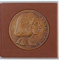 DN "Anne Frank" Br Emlékérem, Limitált Kiadás, Eredeti Dísztokban (210g/80mm) T1-,2 Patina ND "Anne Frank" Br Commemorat - Ohne Zuordnung