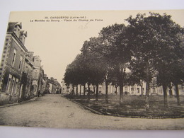 C.P.A. Carquefou (44) - La Montée Du Bourg - Place Du Champ De Foire - 1920 - SUP (CT 99) - Carquefou