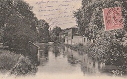 LOUVIERS - Maisons Sur L'Eure, Vue Prise De La Rue Edouard Lanon. - Louviers