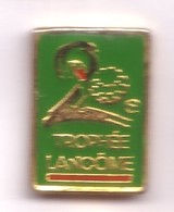 C10 Pin's Golf   Trophée Lancome 20 ème Achat Immédiat - Golf