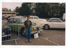 à Localiser-1990--Photo 15 X 10 De Type Cpsm-( Voitures  Jaguar, Lancia Ou Fiat ,petite Animation)........ - PKW