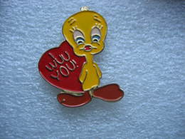 Pin's Titi, Le Canari Jaune Avec Un Coeur Rouge. I WUU YOU - BD