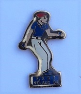 Delcampe - A70 Pin's Pétanque VELAUX  92 Bouches-du-Rhône Achat Immédiat - Pétanque