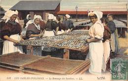 85-SABLES-D'OLONNE- LE REMUAGE DES SARDINES - Sables D'Olonne