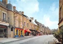 LASSAY - La Grande Rue - Lassay Les Chateaux
