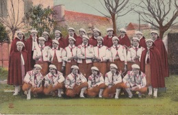 Ossun - Chanteurs Et Danseurs Ossunois Revêtus Du Costume Porté Par Leurs Ancêtres Au XVI ème Siècle - Ossun